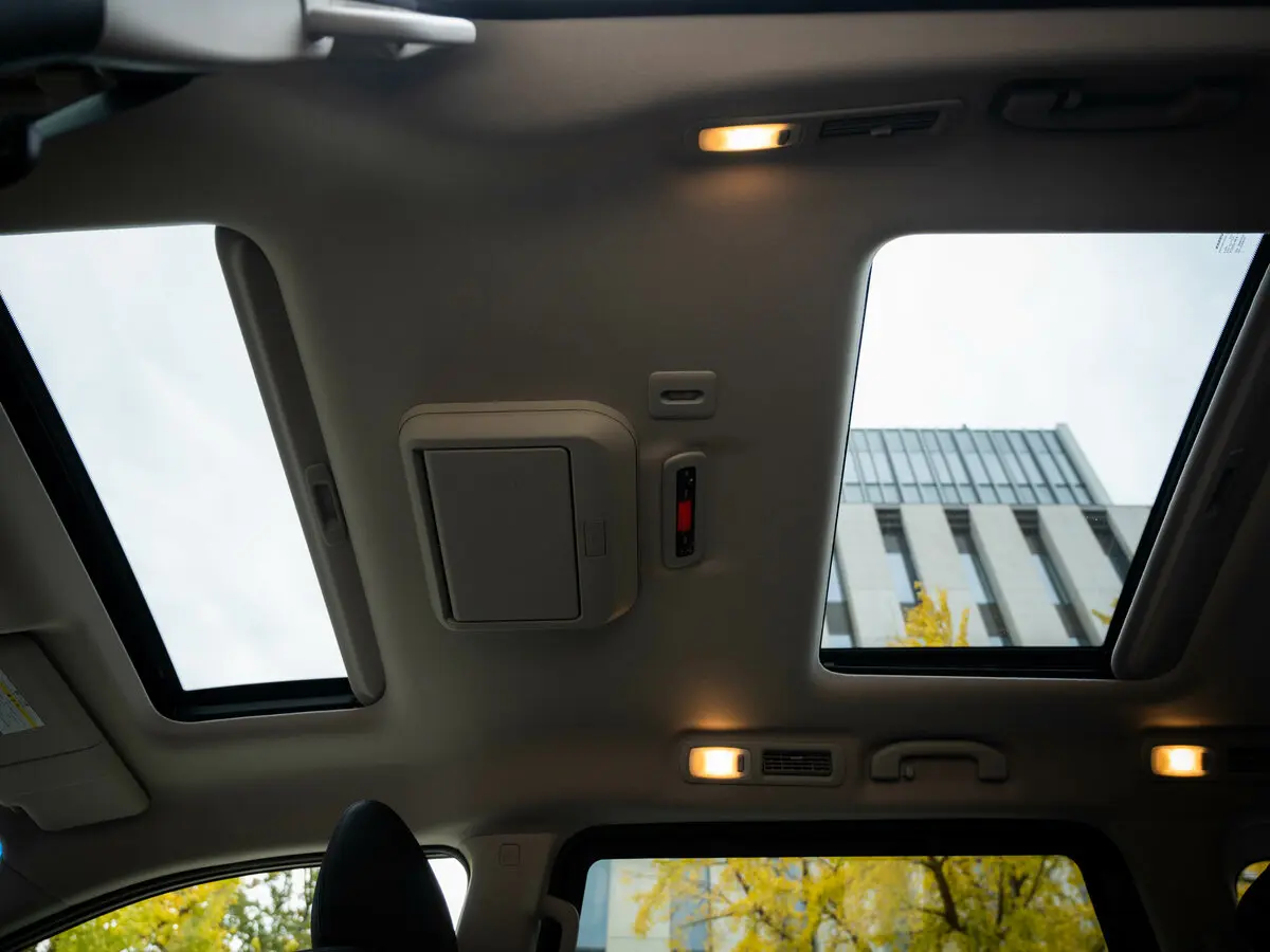 Nissan Elgrand III (E52) Рестайлинг 2 Минивэн — сүрөт 10