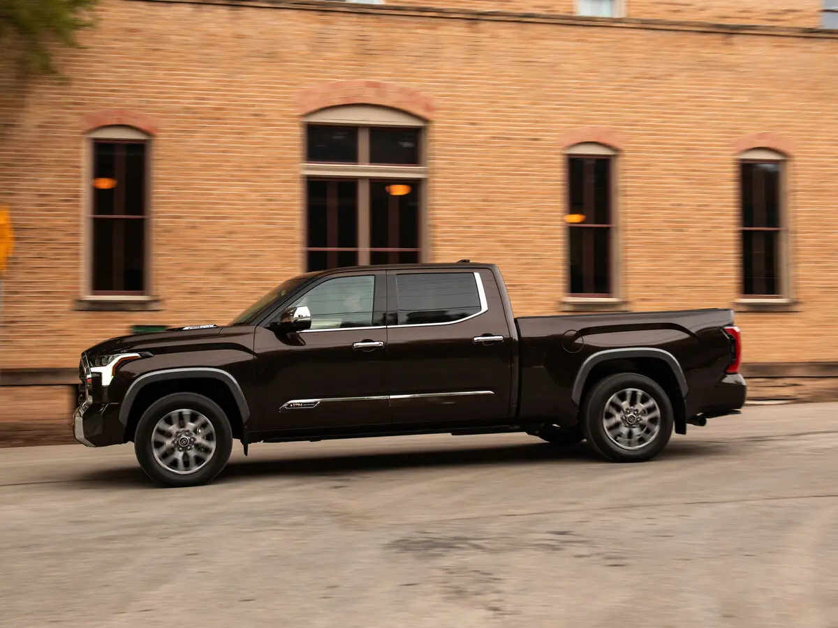 Toyota Tundra III Пикап Двойная кабина CrewMax — photo 2