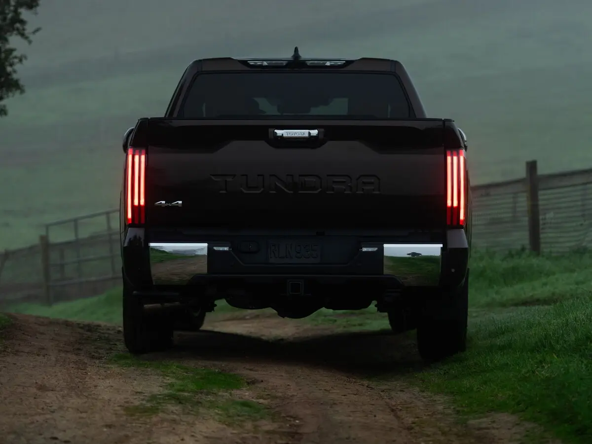 Toyota Tundra III Пикап Двойная кабина CrewMax — photo 4