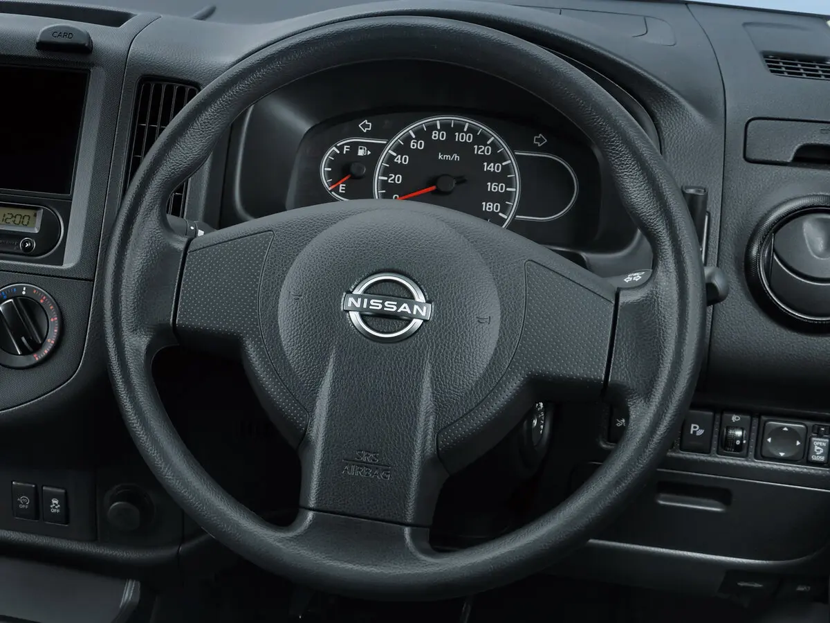 Nissan AD III Рестайлинг Универсал 5 дв. — фото 7