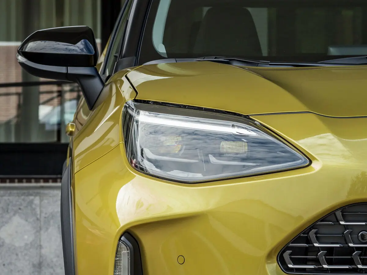 Toyota Yaris Cross I Внедорожник 5 дв. — сүрөт 13