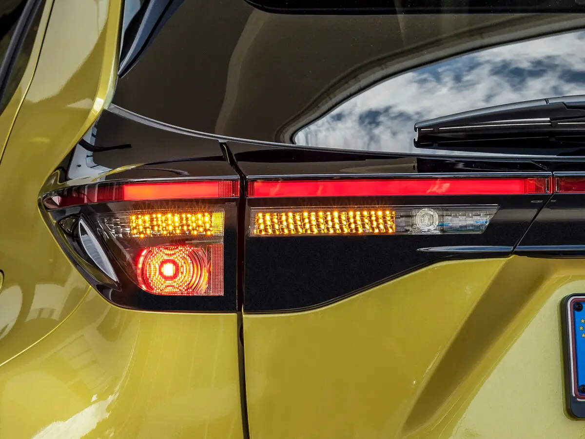Toyota Yaris Cross I Внедорожник 5 дв. — сүрөт 14