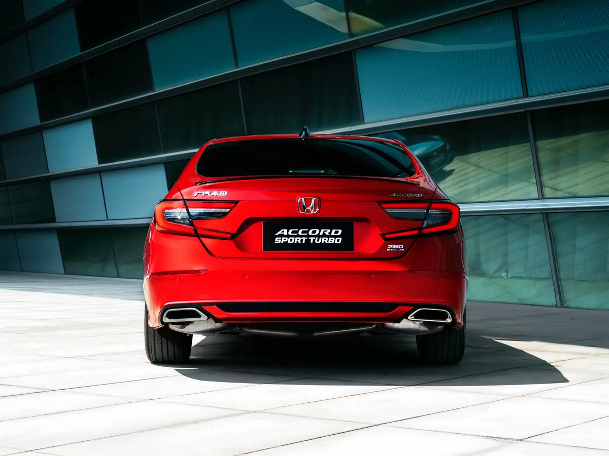 Honda Accord X Рестайлинг Седан — фото 4