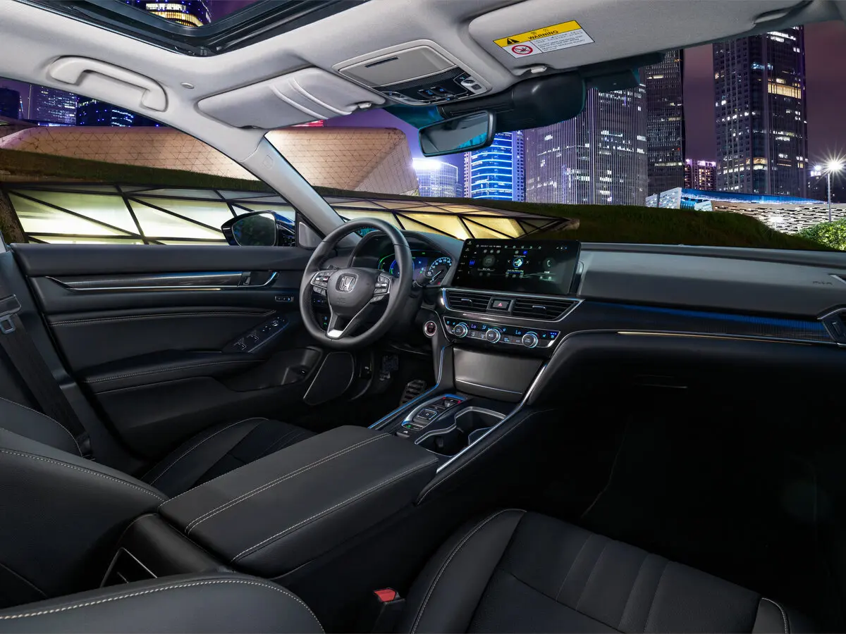 Honda Accord X Рестайлинг Седан — фото 7