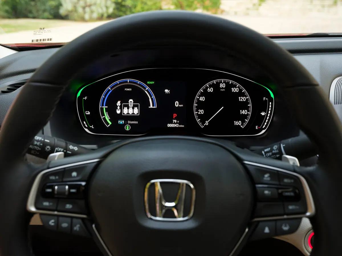 Honda Accord X Рестайлинг Седан — фото 9
