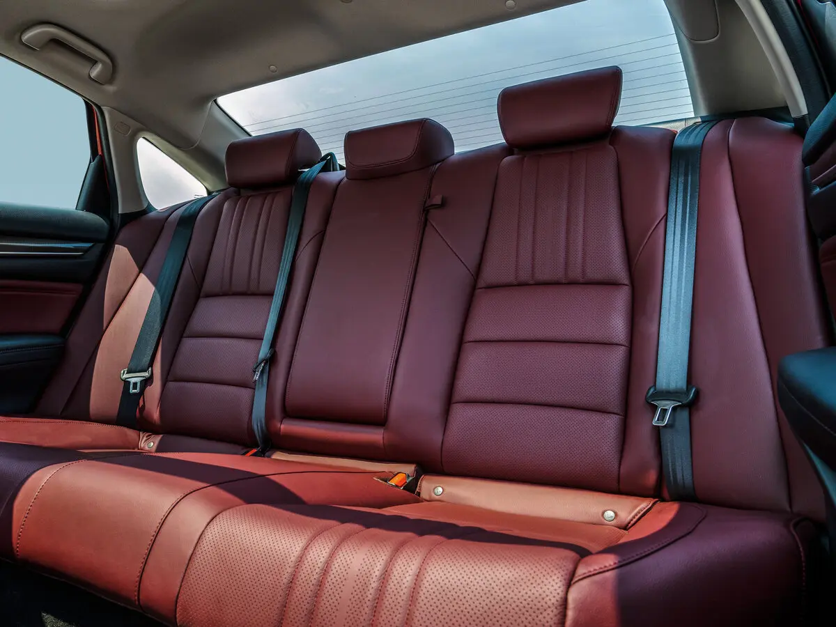 Honda Accord X Рестайлинг Седан — фото 11