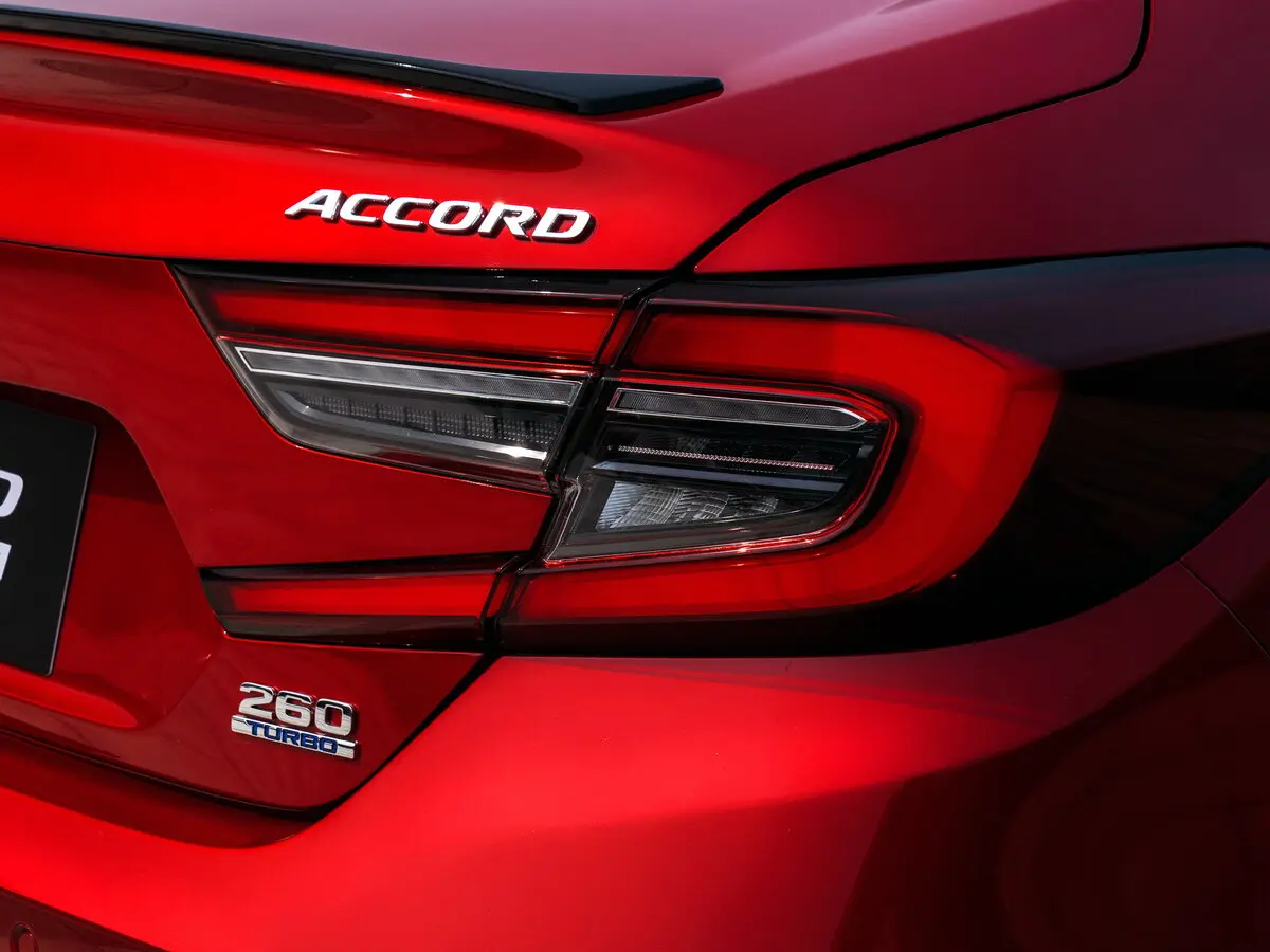 Honda Accord X Рестайлинг Седан — фото 13
