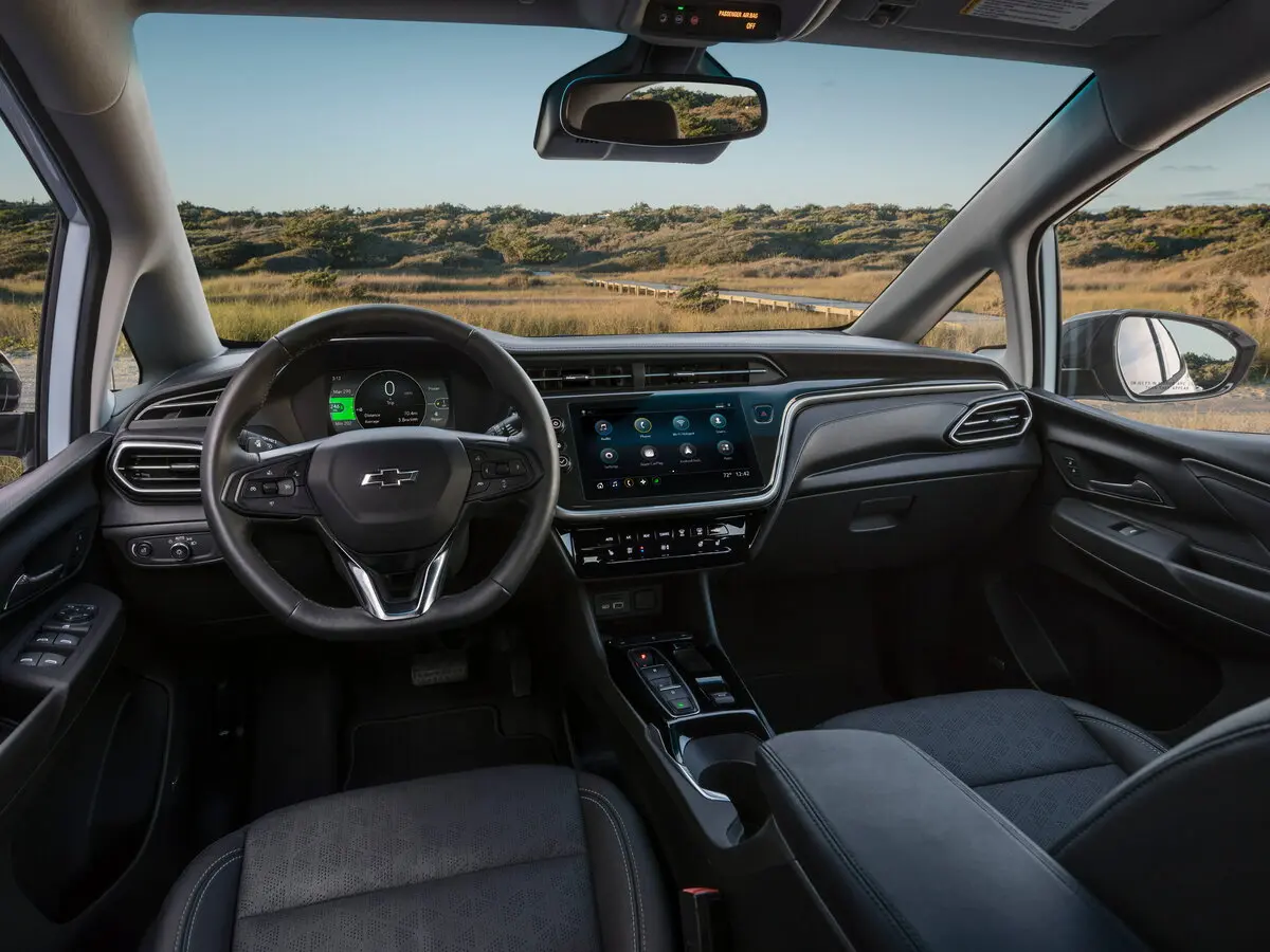 Chevrolet Bolt I Рестайлинг Хэтчбек 5 дв. — сүрөт 6
