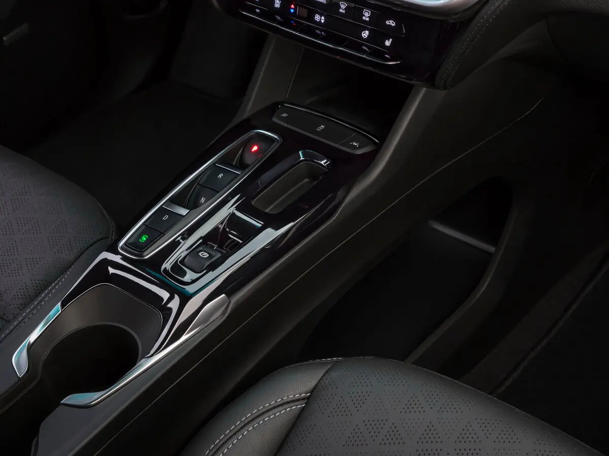 Chevrolet Bolt I Рестайлинг Хэтчбек 5 дв. — сүрөт 9