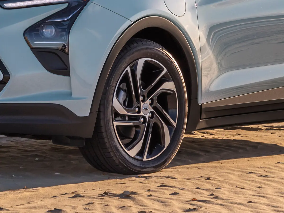 Chevrolet Bolt I Рестайлинг Хэтчбек 5 дв. — сүрөт 15