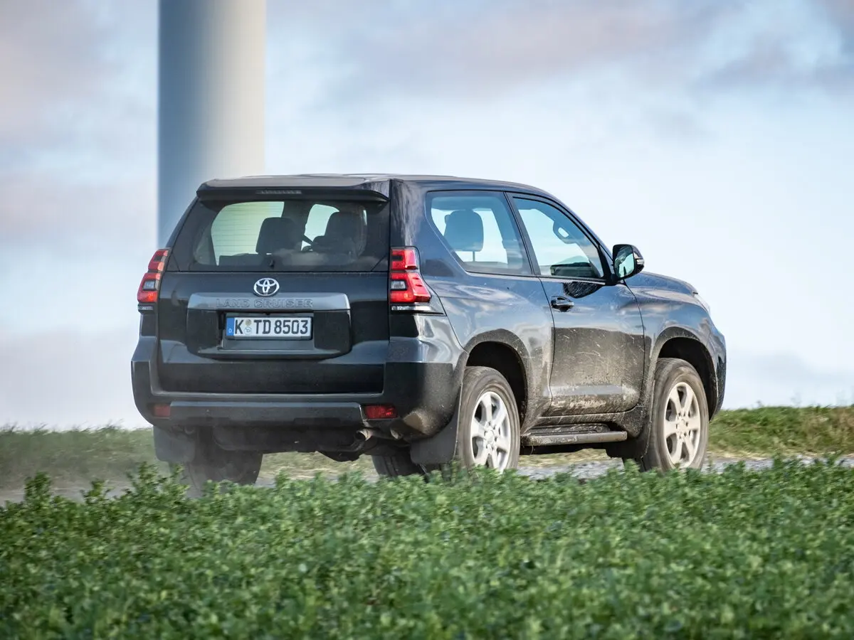 Toyota Land Cruiser Prado 150 Series Рестайлинг 2 Внедорожник 3 дв. — фото 5