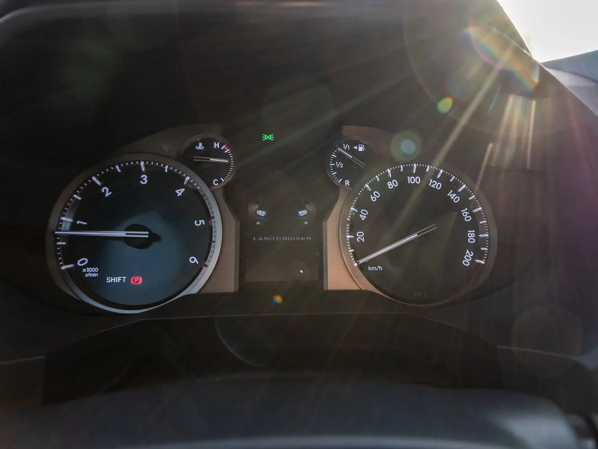 Toyota Land Cruiser Prado 150 Series Рестайлинг 3 Внедорожник 3 дв. — фото 6