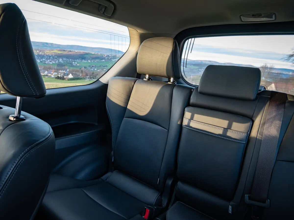 Toyota Land Cruiser Prado 150 Series Рестайлинг 3 Внедорожник 3 дв. — фото 7