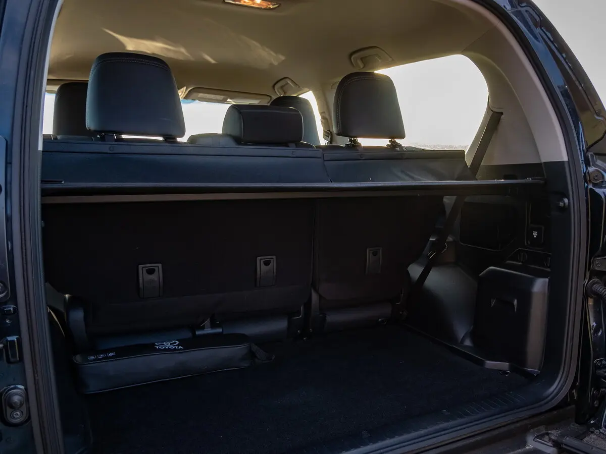 Toyota Land Cruiser Prado 150 Series Рестайлинг 3 Внедорожник 3 дв. — фото 8