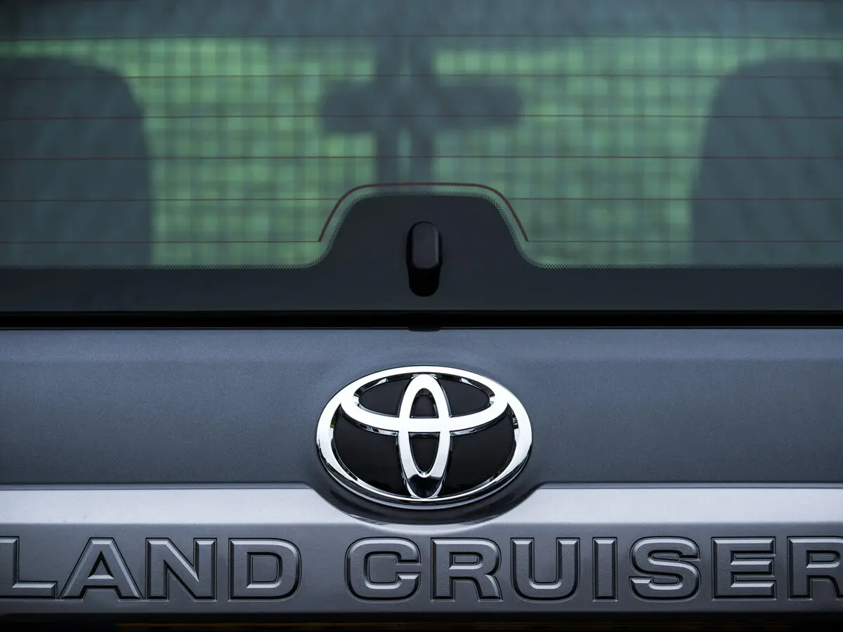 Toyota Land Cruiser Prado 150 Series Рестайлинг 3 Внедорожник 3 дв. — фото 9