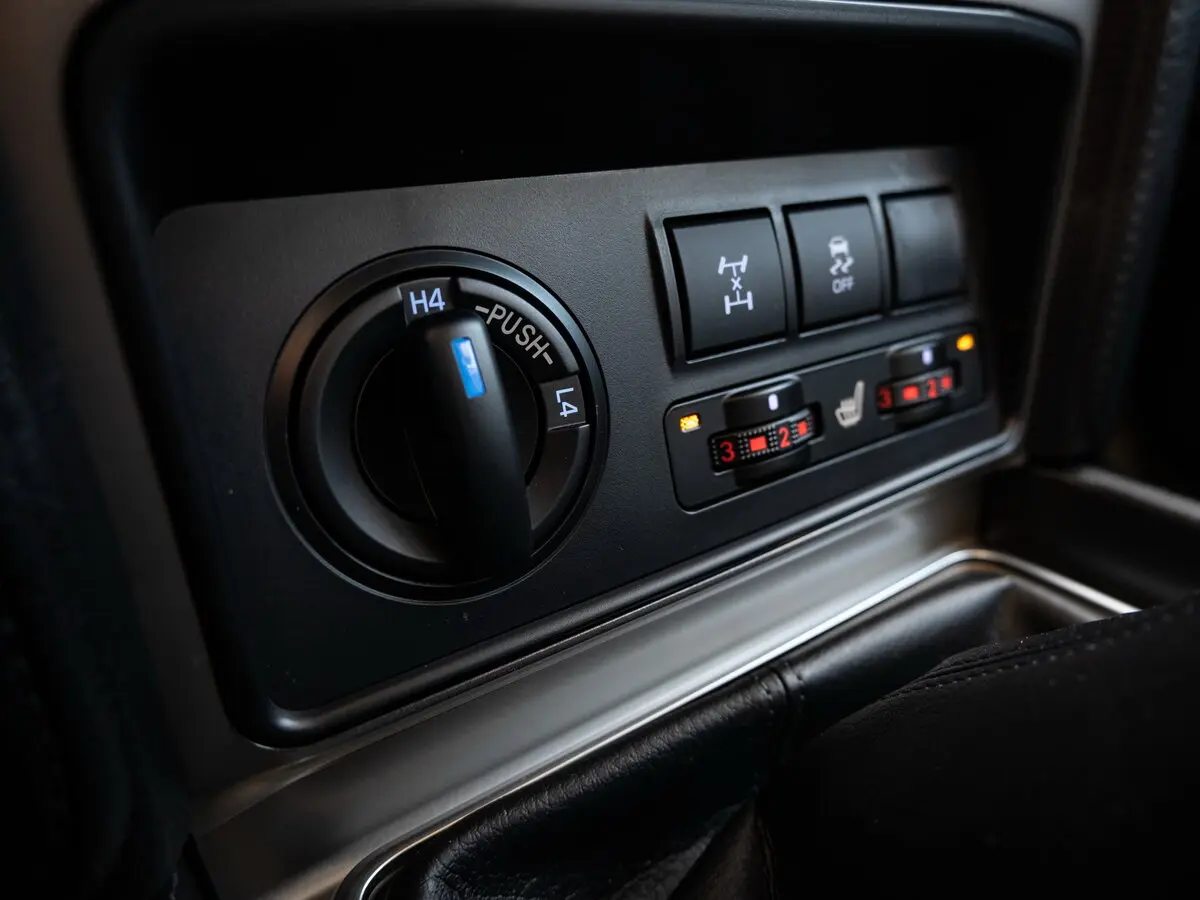 Toyota Land Cruiser Prado 150 Series Рестайлинг 3 Внедорожник 3 дв. — фото 10