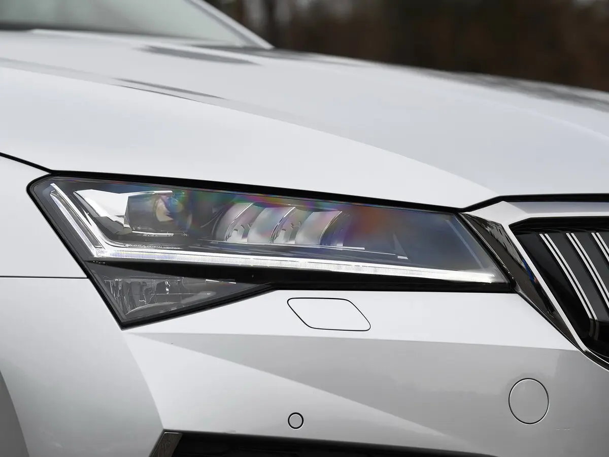 Skoda Superb III Рестайлинг Универсал 5 дв. — сүрөт 14