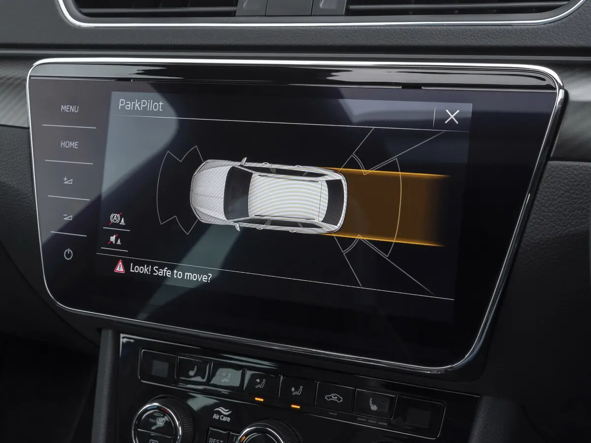 Skoda Superb III Рестайлинг Универсал 5 дв. — сүрөт 17