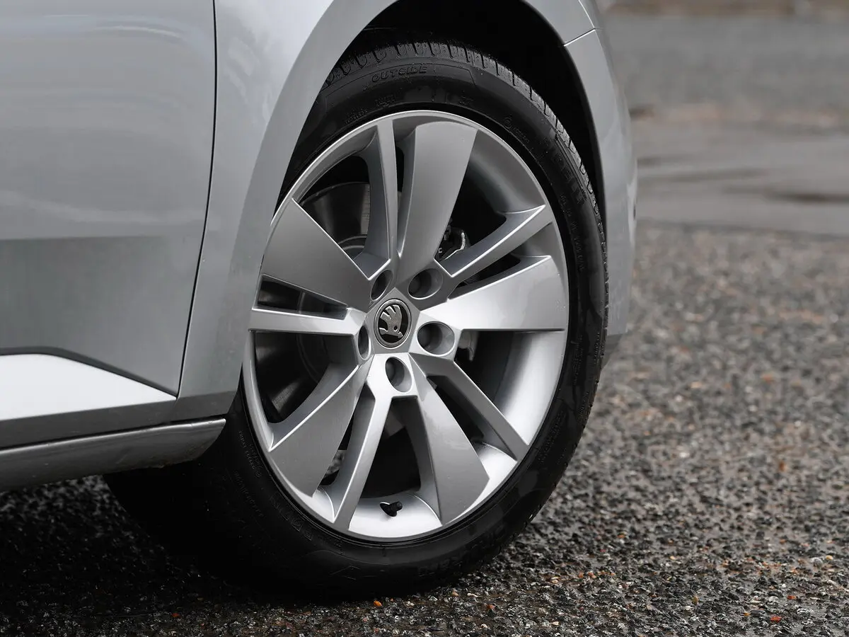 Skoda Superb III Рестайлинг Универсал 5 дв. — сүрөт 18