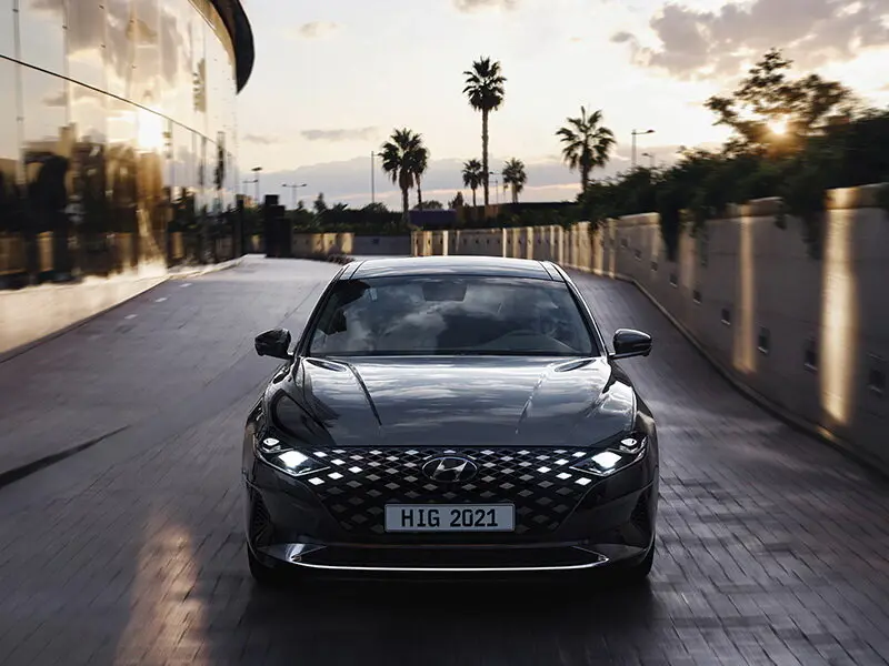 Hyundai Azera III Рестайлинг Седан — сүрөт 3