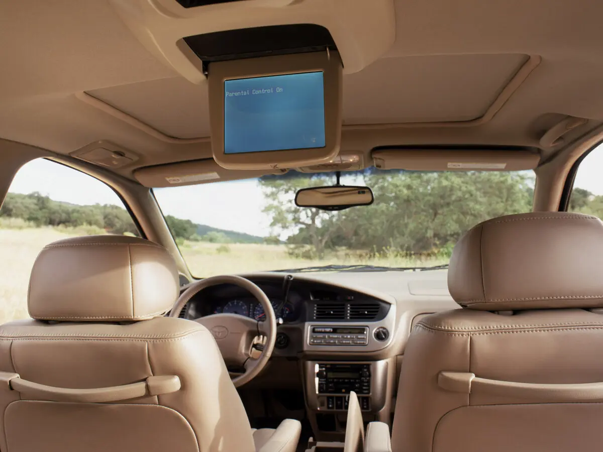 Toyota Sienna I Рестайлинг Минивэн — фото 7