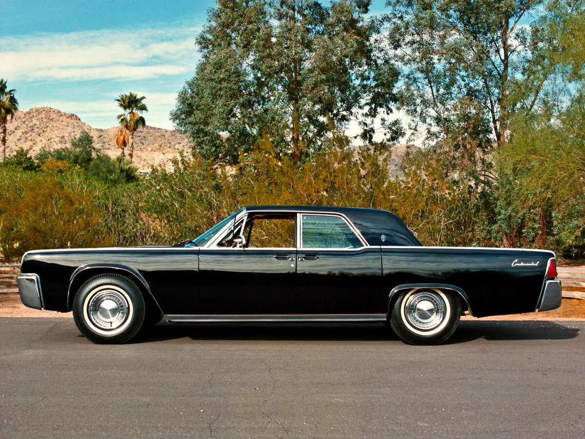 Lincoln Continental IV Седан — сүрөт 2