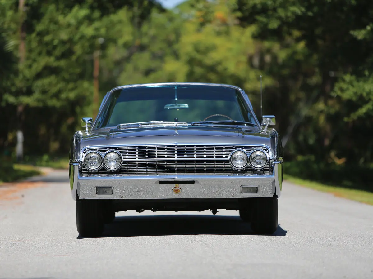 Lincoln Continental IV Седан — сүрөт 3