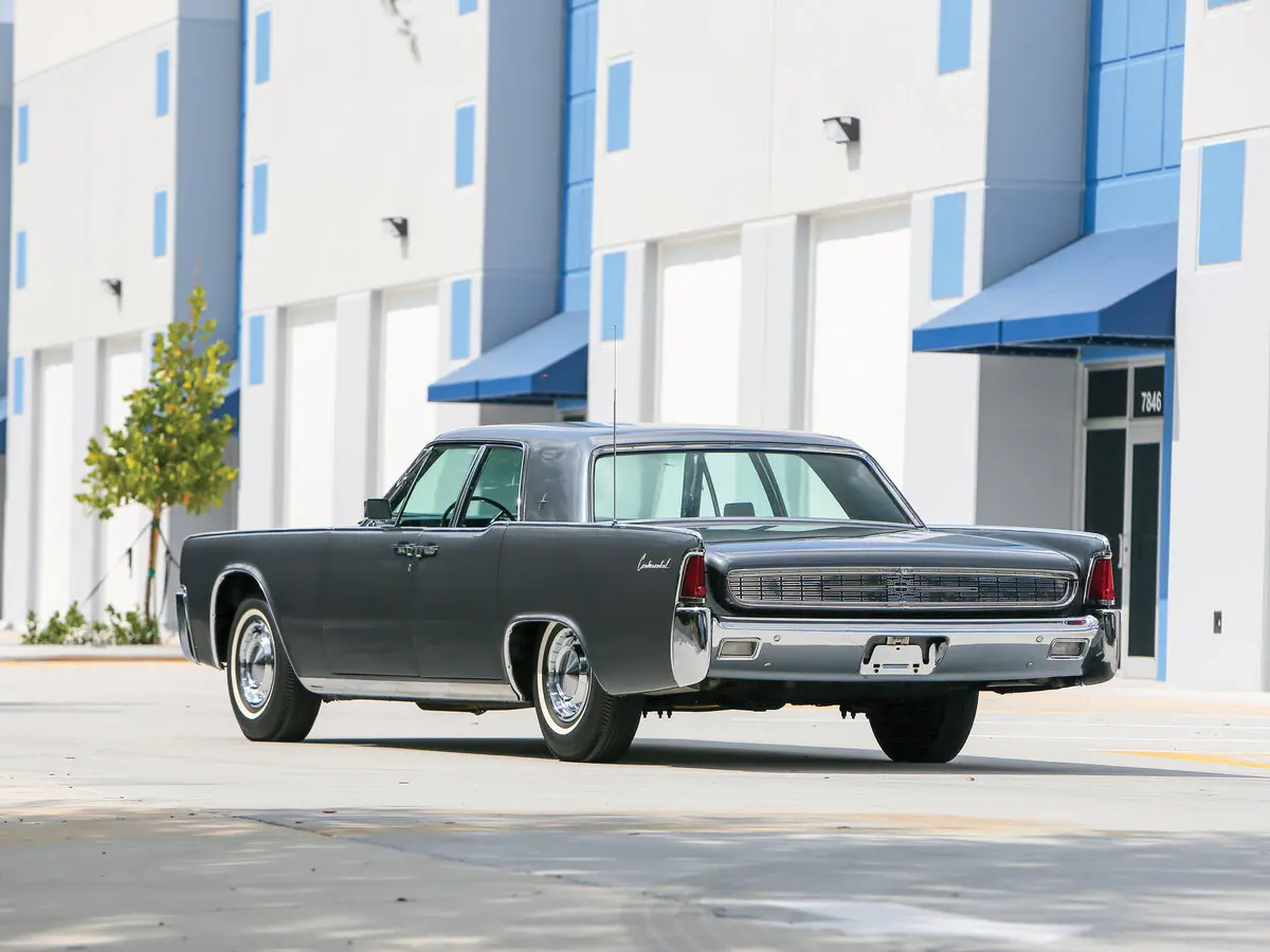 Lincoln Continental IV Седан — сүрөт 5