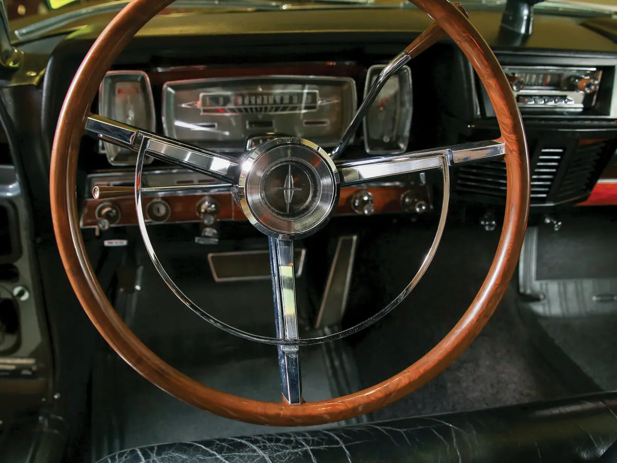 Lincoln Continental IV Седан — сүрөт 7