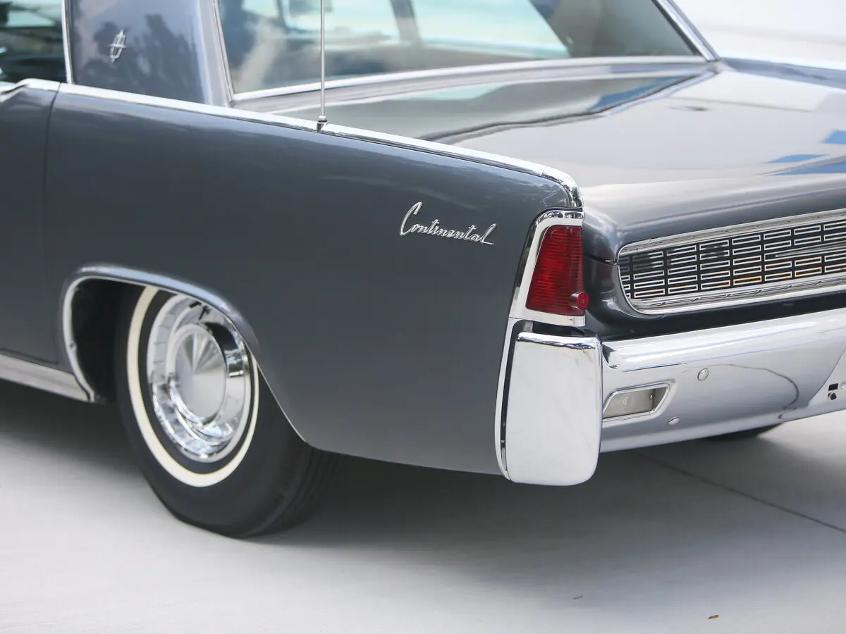 Lincoln Continental IV Седан — сүрөт 11