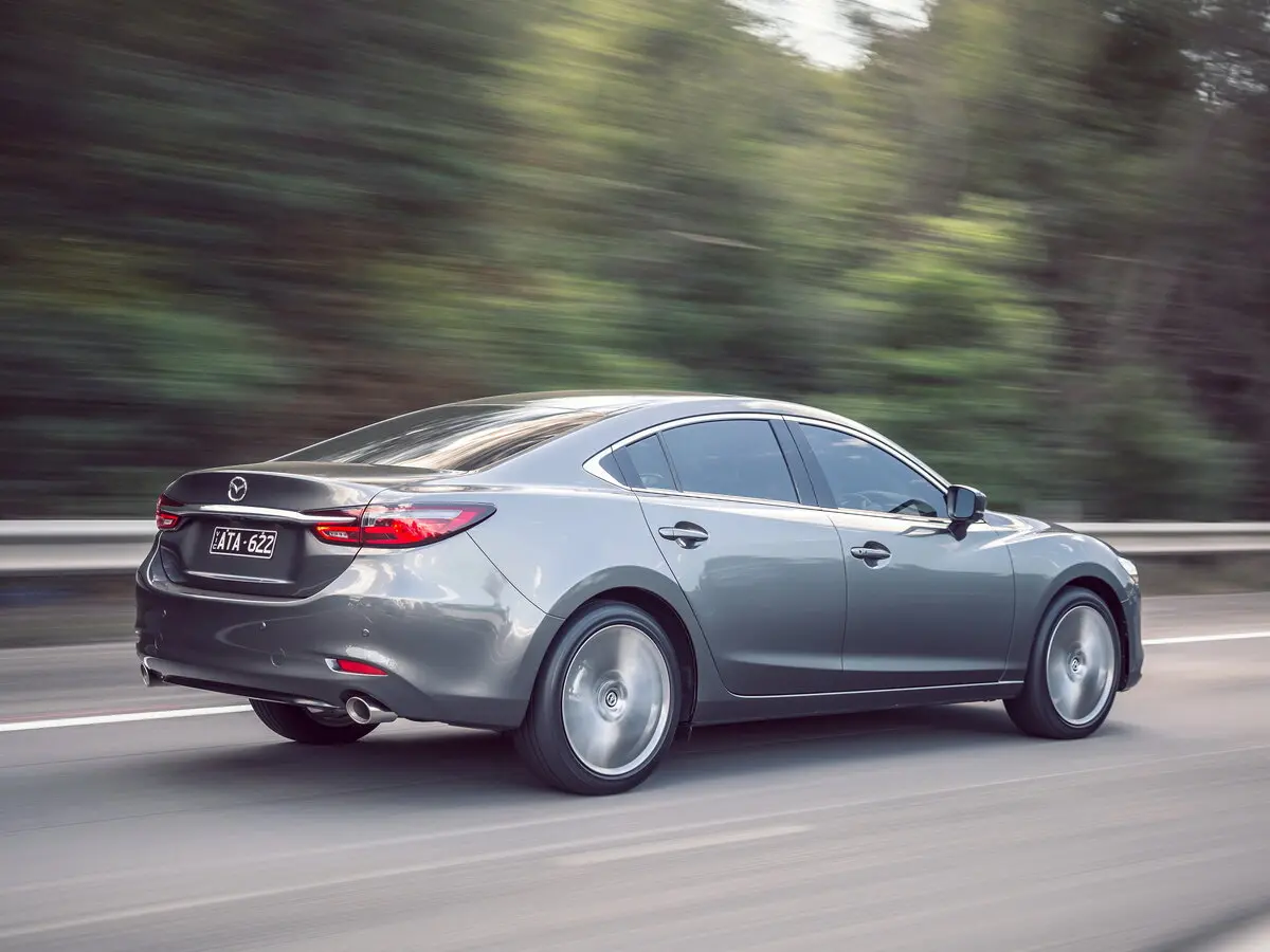 Mazda Atenza III Рестайлинг 2 Седан — сүрөт 4