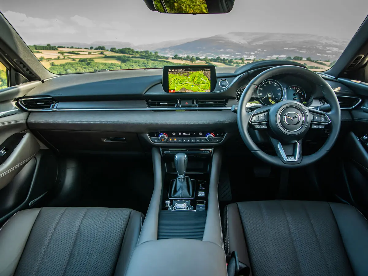 Mazda Atenza III Рестайлинг 2 Седан — сүрөт 5