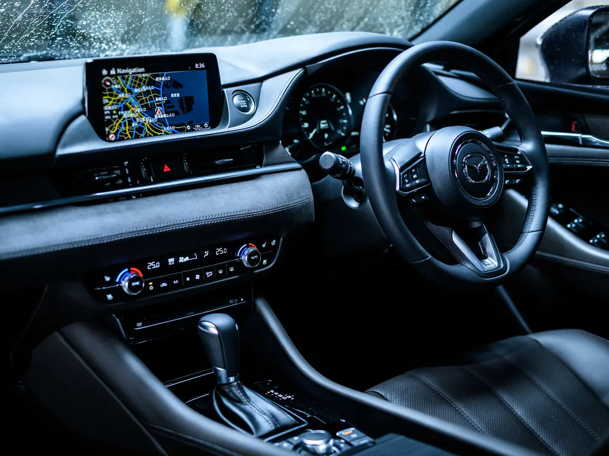 Mazda Atenza III Рестайлинг 2 Универсал 5 дв. — сүрөт 4