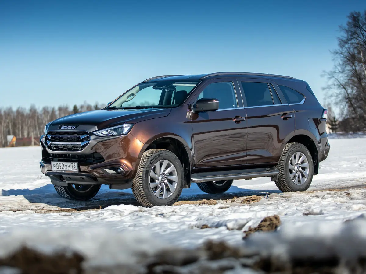 Isuzu MU-X II Внедорожник 5 дв. — сүрөт 17