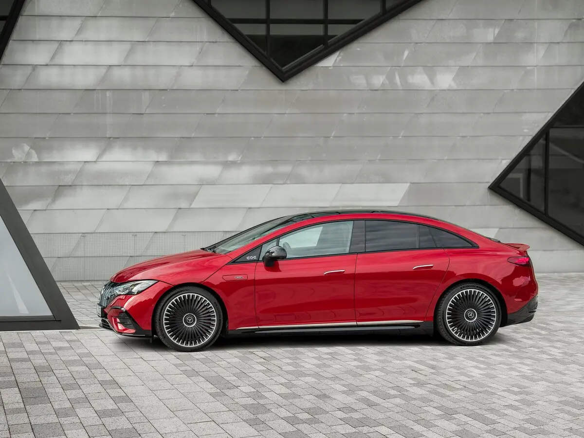 Mercedes-Benz EQE AMG 2022 – н.в. Седан — сүрөт 2