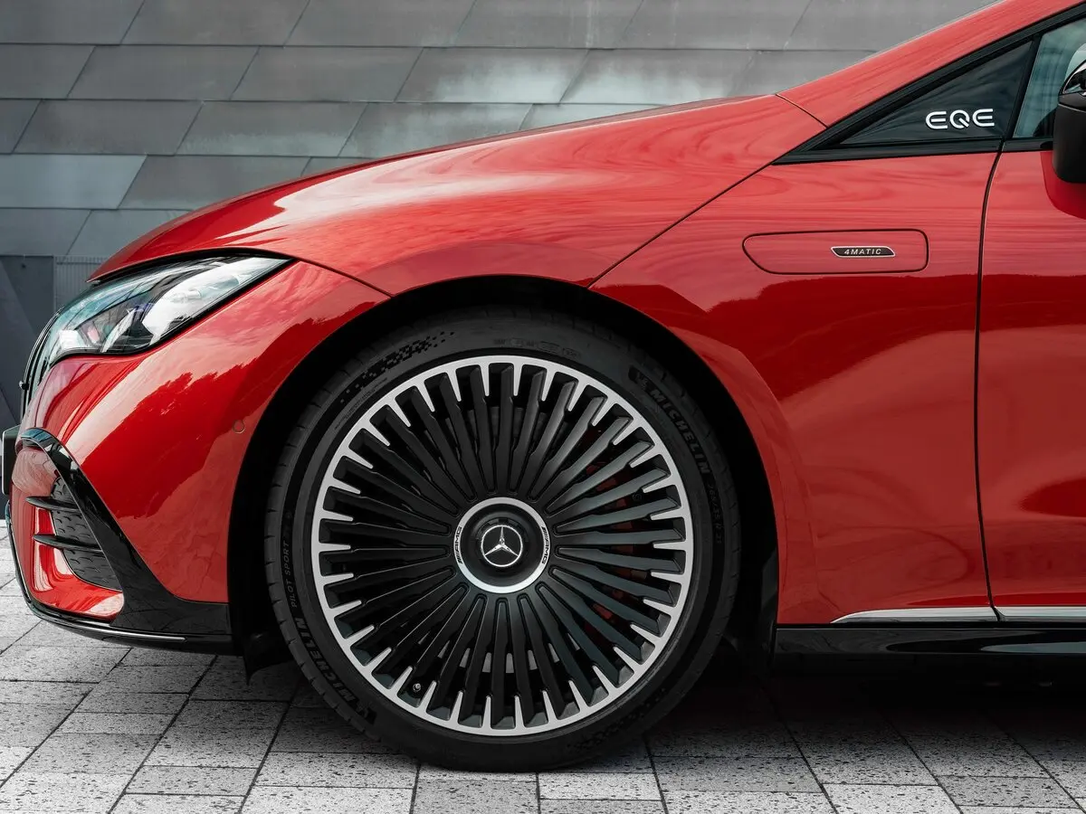 Mercedes-Benz EQE AMG 2022 – н.в. Седан — сүрөт 12