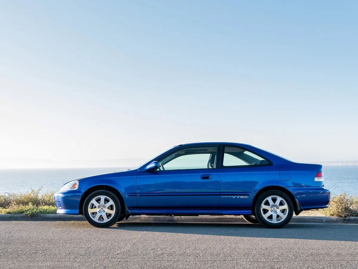 Honda Civic VI Рестайлинг Купе — фото 2