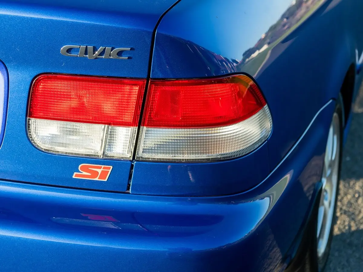 Honda Civic VI Рестайлинг Купе — фото 11