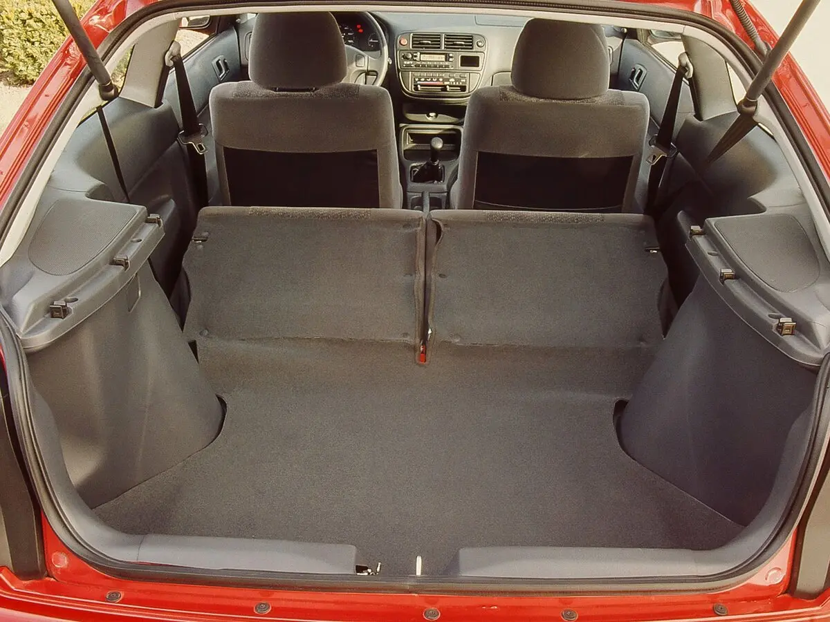 Honda Civic VI Рестайлинг Хэтчбек 3 дв. — фото 7