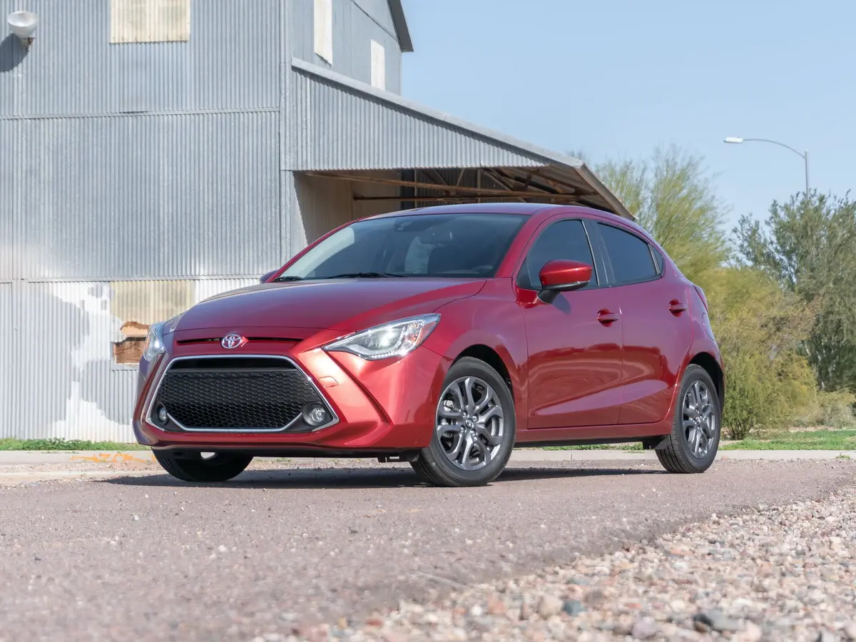 Toyota Yaris DJ/DL Хэтчбек 5 дв.