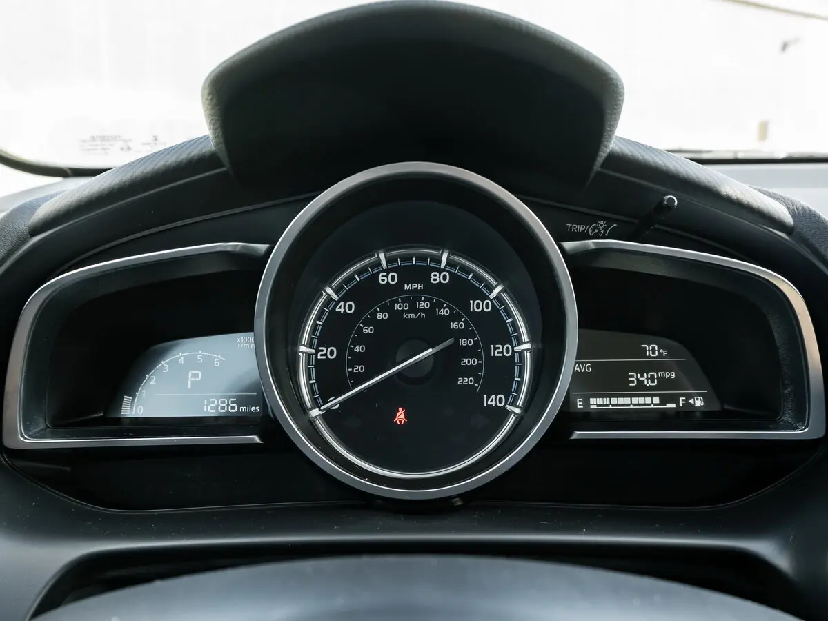 Toyota Yaris DJ/DL Хэтчбек 5 дв. — сүрөт 9