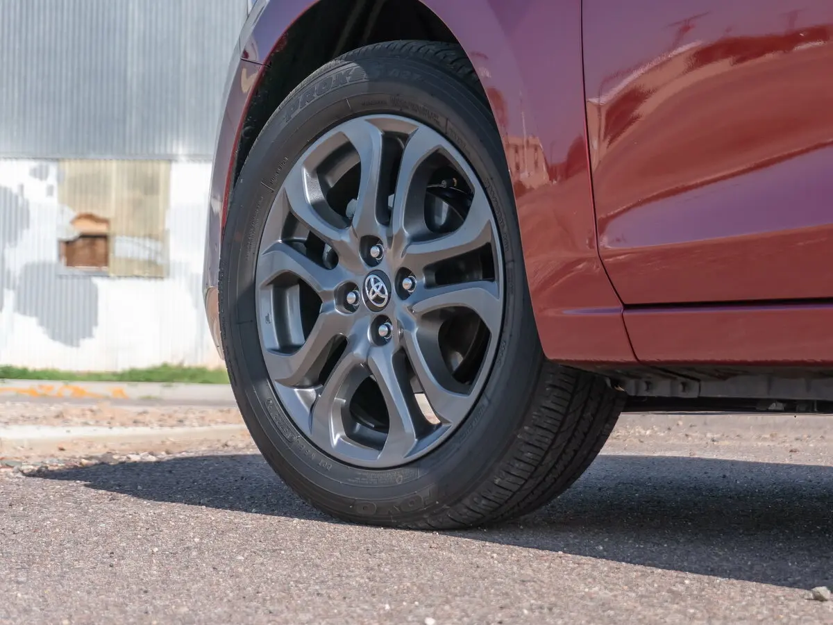 Toyota Yaris DJ/DL Хэтчбек 5 дв. — сүрөт 16