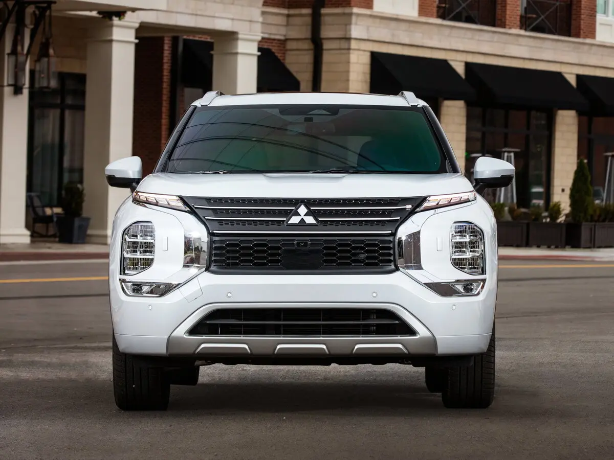 Mitsubishi Outlander IV Внедорожник 5 дв. — photo 3