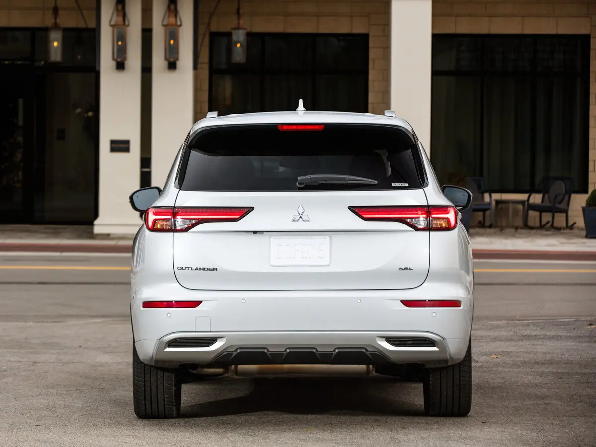 Mitsubishi Outlander IV Внедорожник 5 дв. — photo 4