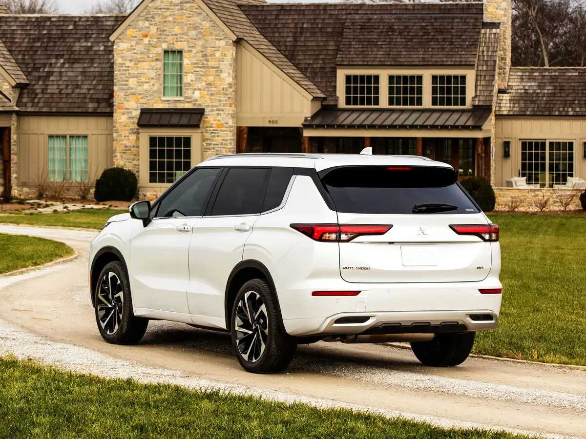 Mitsubishi Outlander IV Внедорожник 5 дв. — photo 5