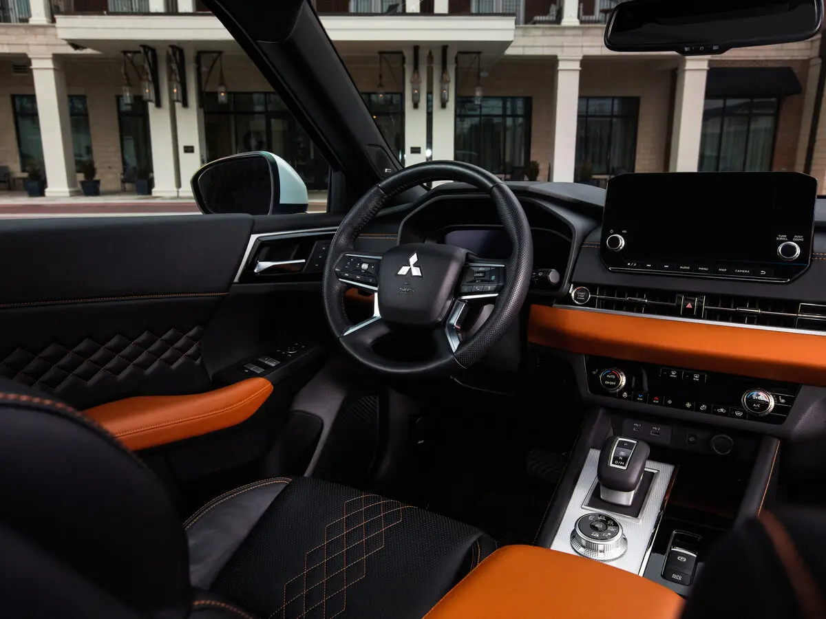 Mitsubishi Outlander IV Внедорожник 5 дв. — photo 7