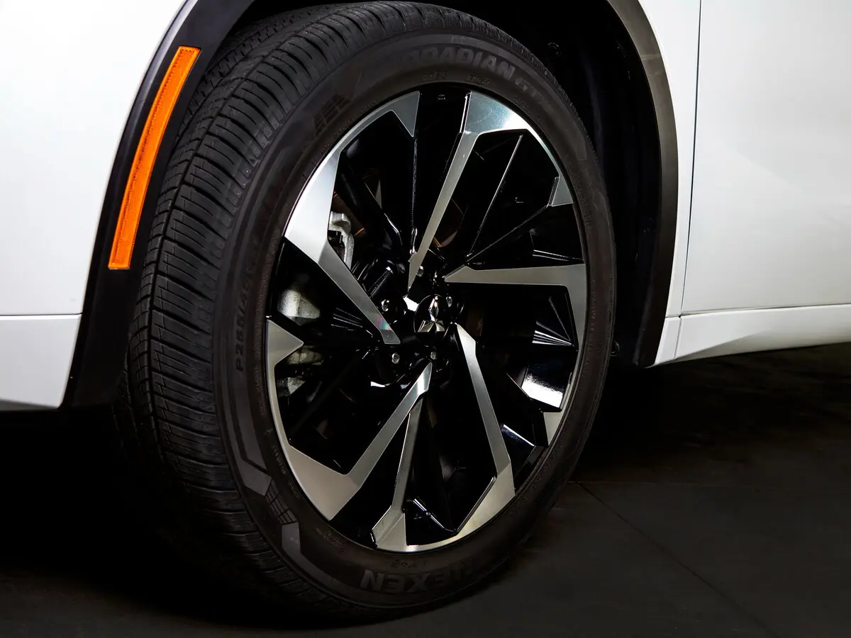 Mitsubishi Outlander IV Внедорожник 5 дв. — photo 17