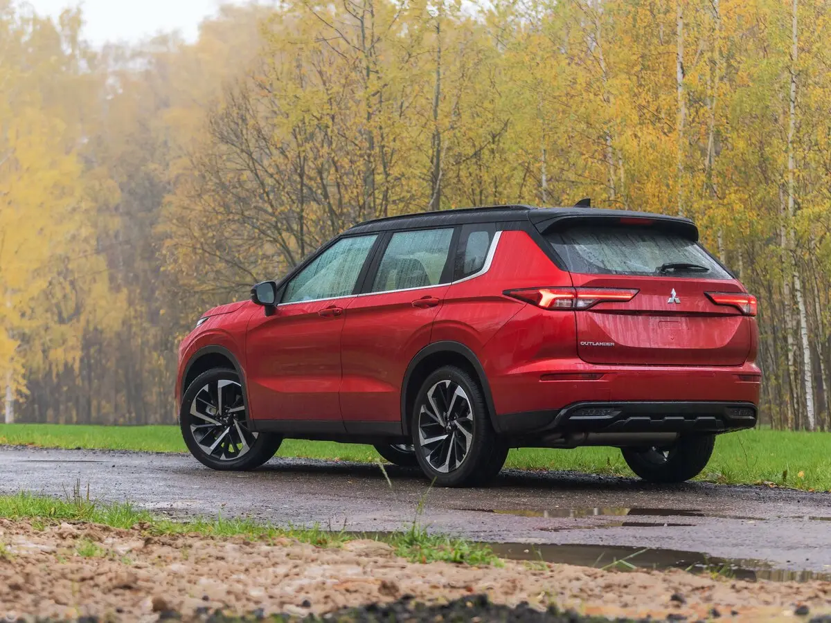Mitsubishi Outlander IV Внедорожник 5 дв. — photo 20