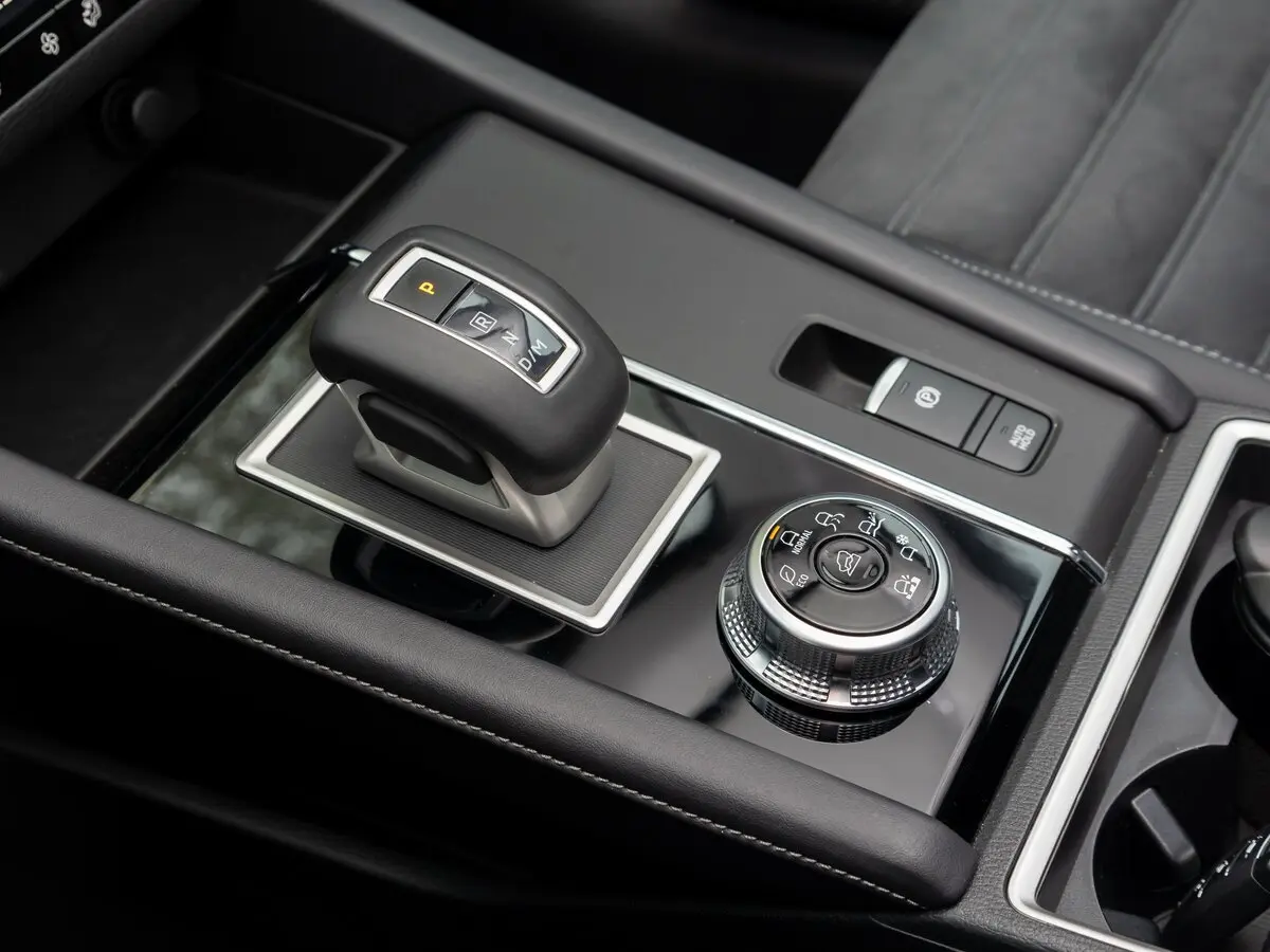 Mitsubishi Outlander IV Внедорожник 5 дв. — photo 26