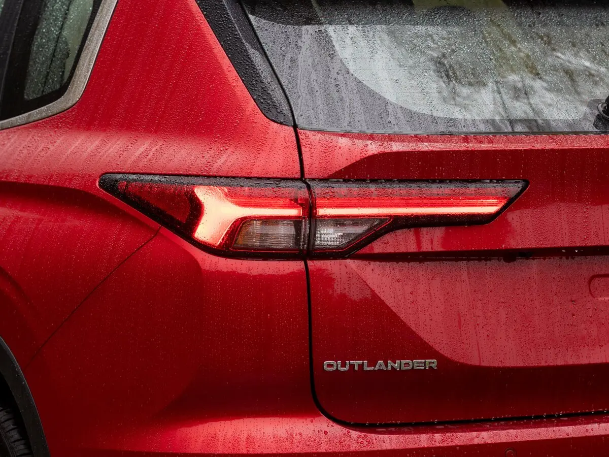 Mitsubishi Outlander IV Внедорожник 5 дв. — photo 30